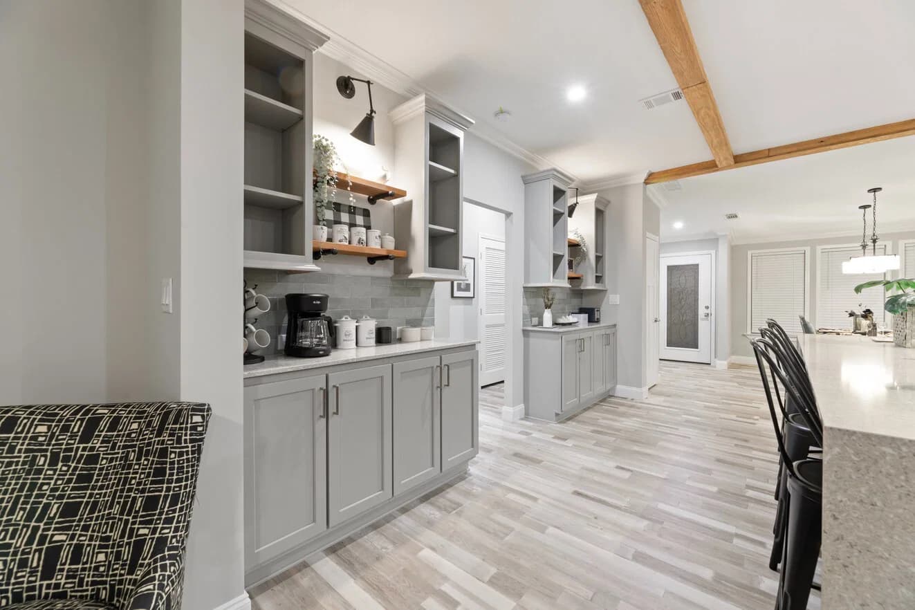 Isla ii 42484a interior home features