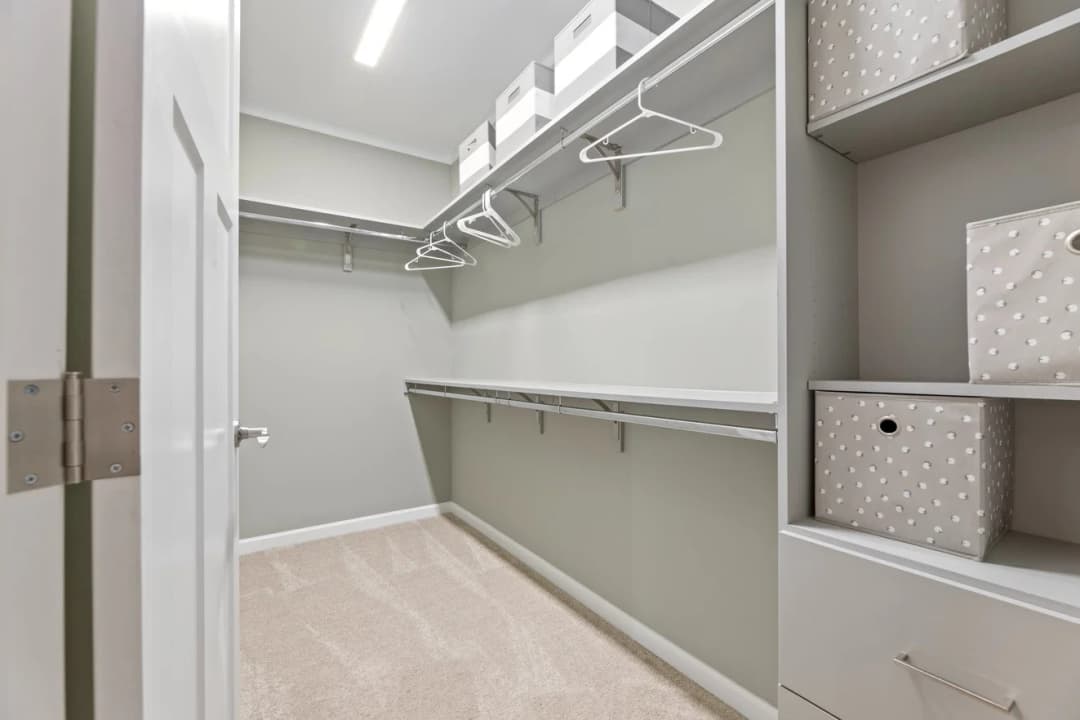 Isla ii 42484a bedroom home features