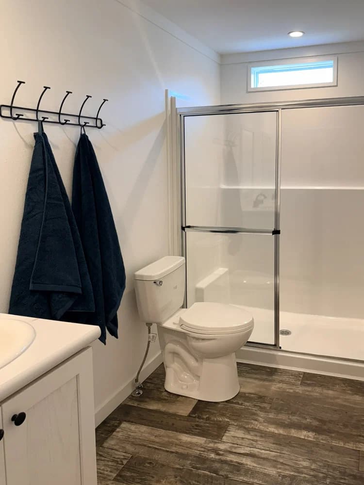 Eagar bathroom home features