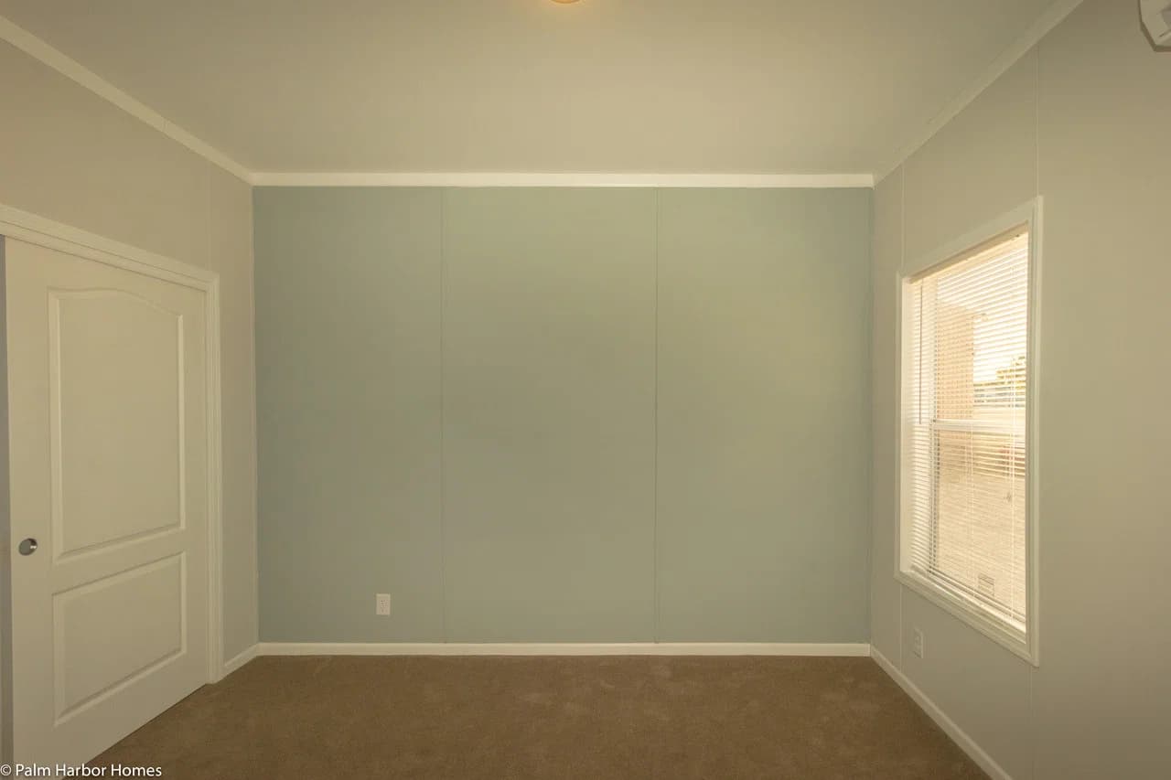 Waverly 15471a bedroom home features