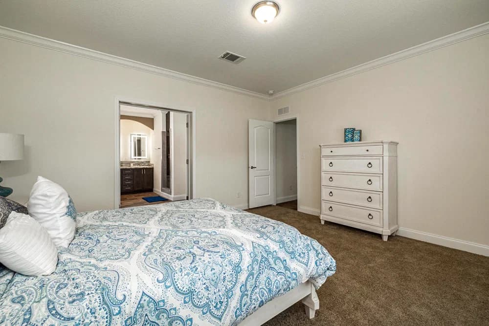 Tifton bedroom home features