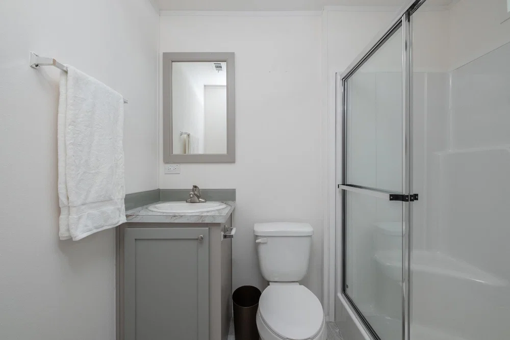 Everglade bathroom home features