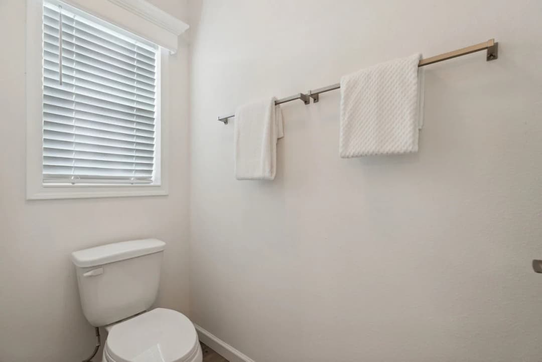 Silver springs 5029 bathroom home features