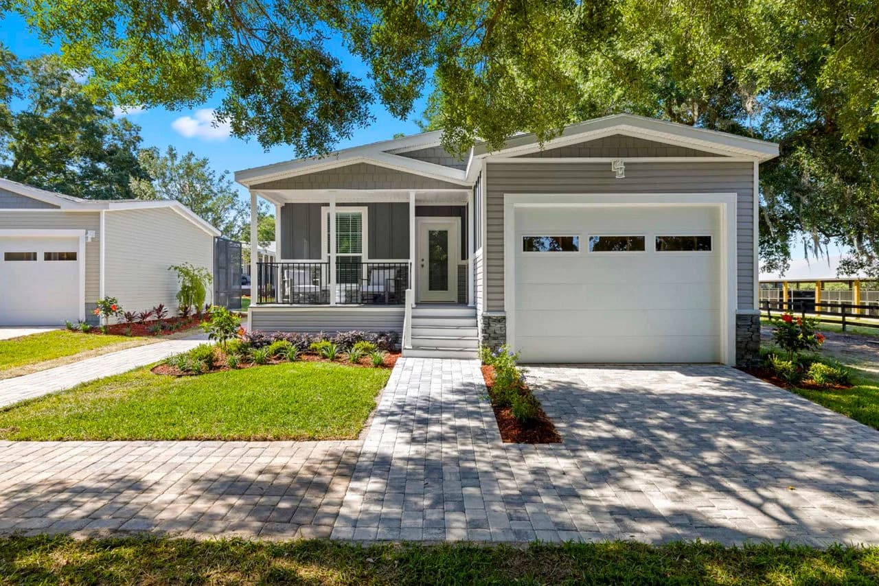 Silver springs hero home features