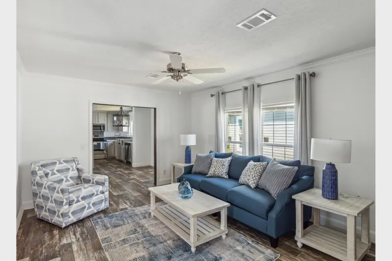 Freedom 2860520 interior home features