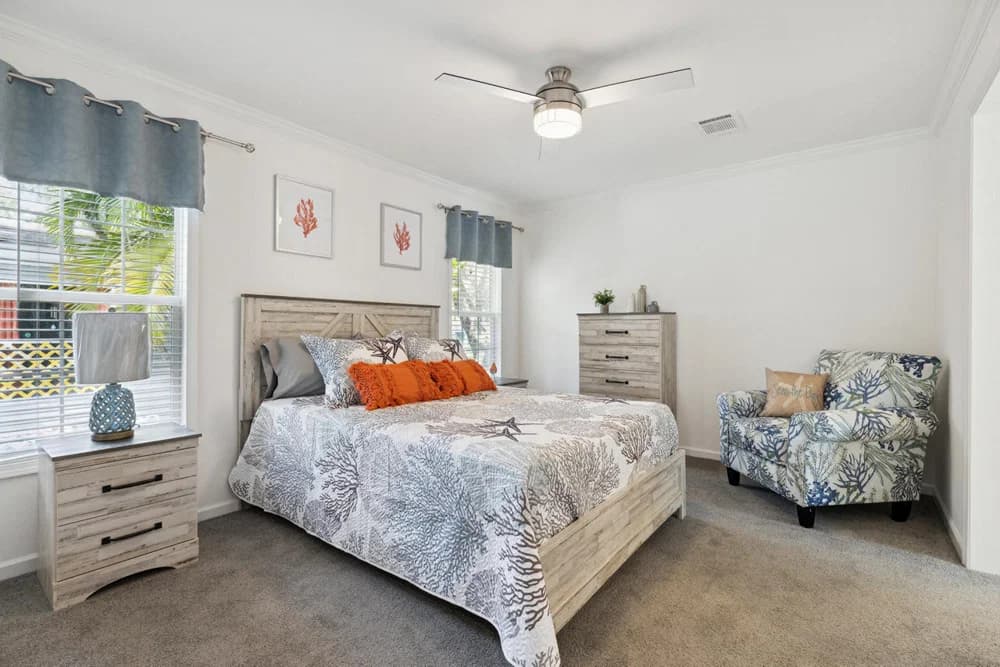 Amica bedroom home features