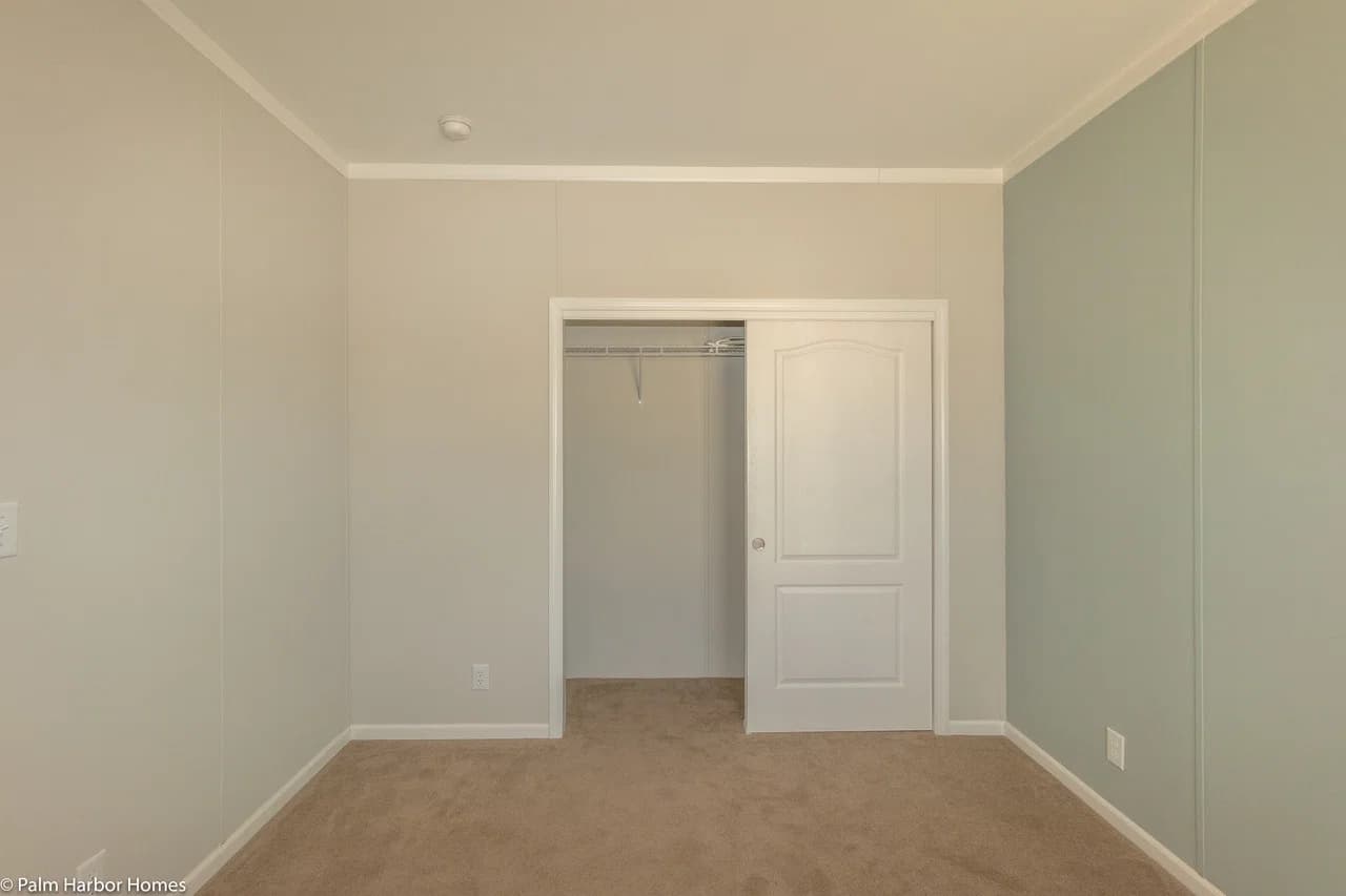 Waverly 15471a bedroom home features
