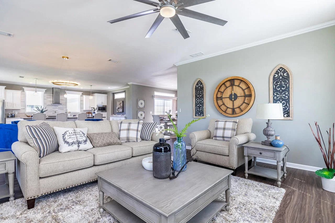 Silver springs elite 6400 interior home features