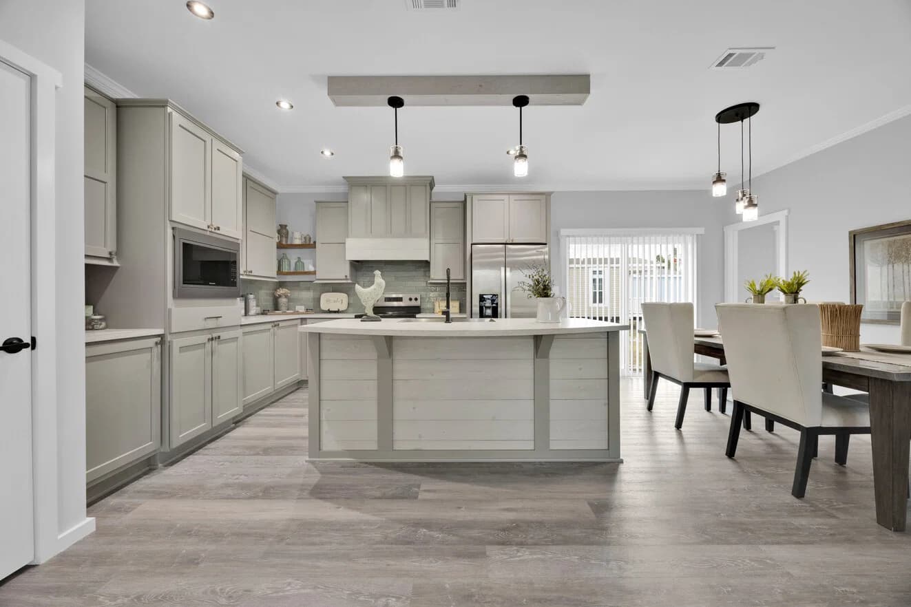 Quinn 30523a kitchen home features
