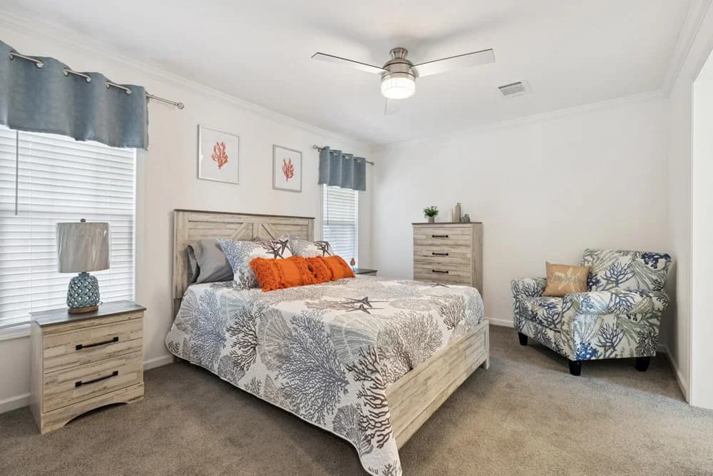 Amica bedroom home features