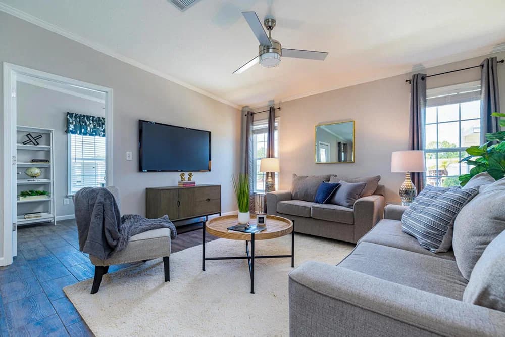 Yarbo interior home features