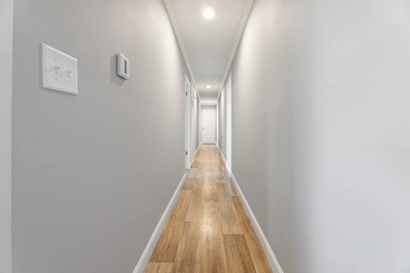 Roanoke duplex interior home features