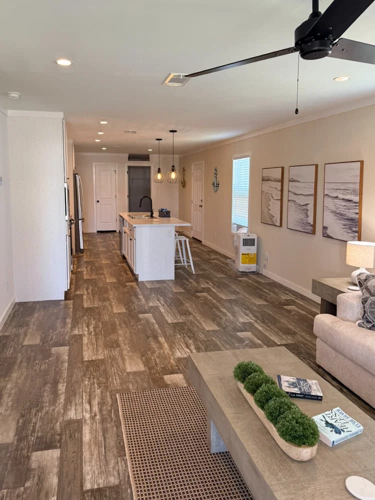 Eagar interior home features