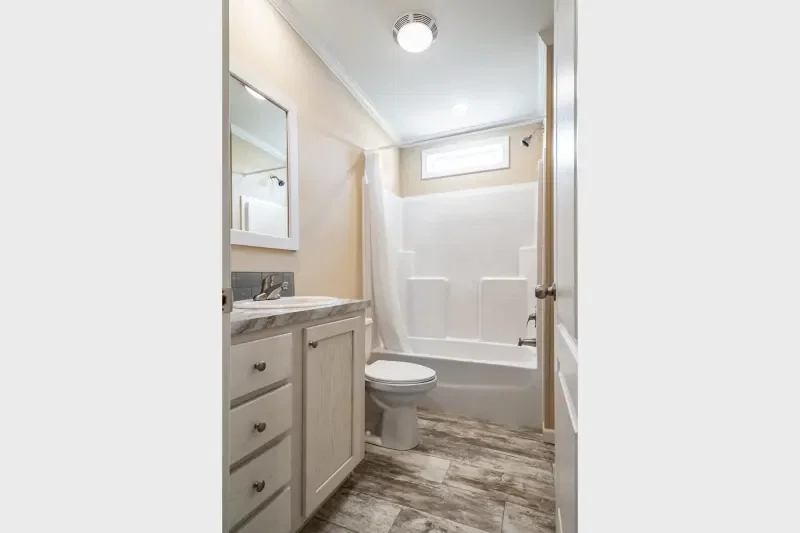 Ronton bathroom home features