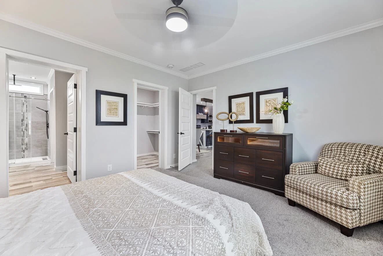 Paxton 28523a bedroom home features