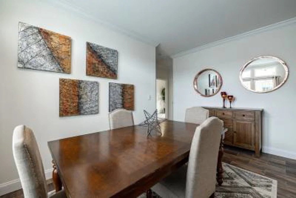 Ridgely interior home features