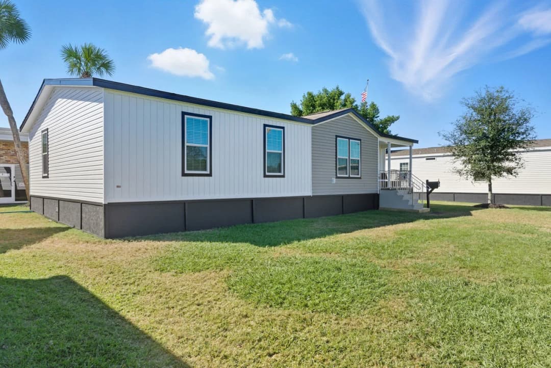 Key largo 3252h32g01 exterior home features