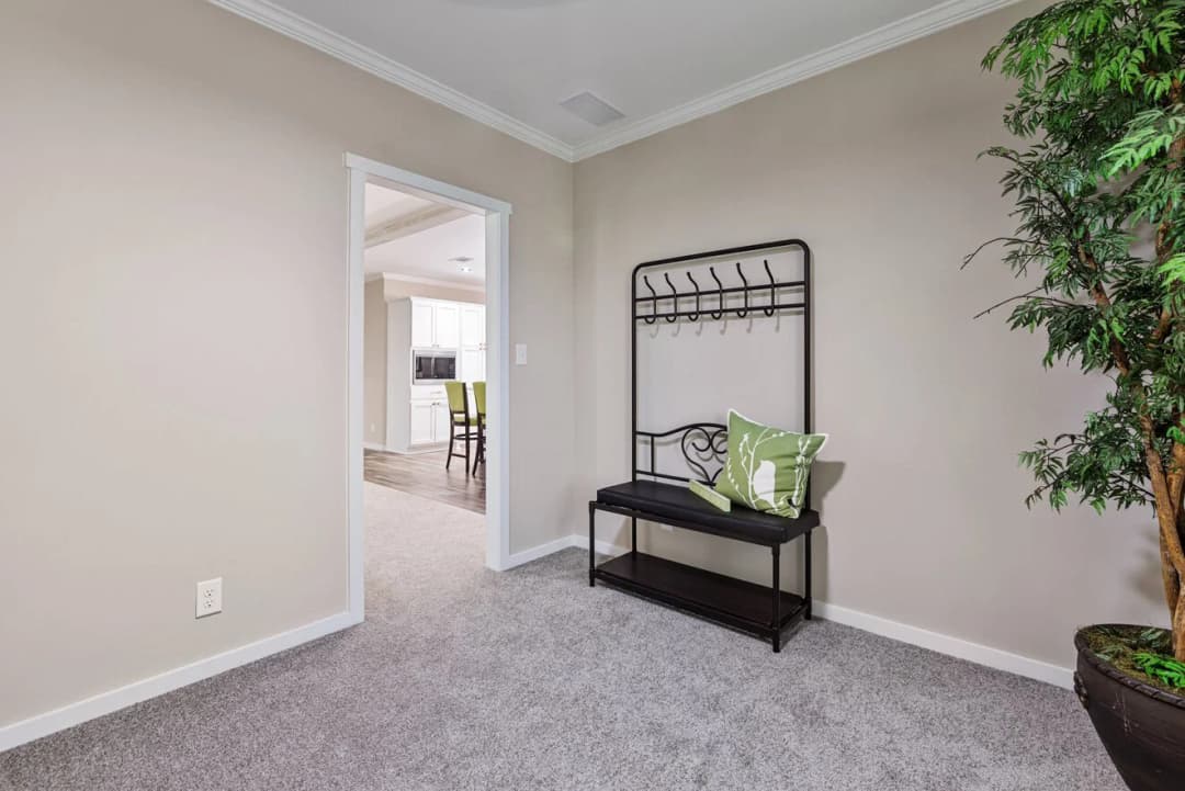 Pierce 28562a interior home features