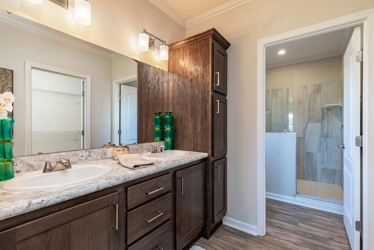 Silver springs 5351 bathroom home features