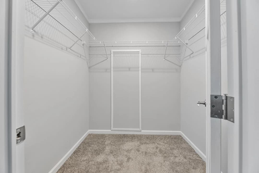 Ventura vi 30483c interior home features