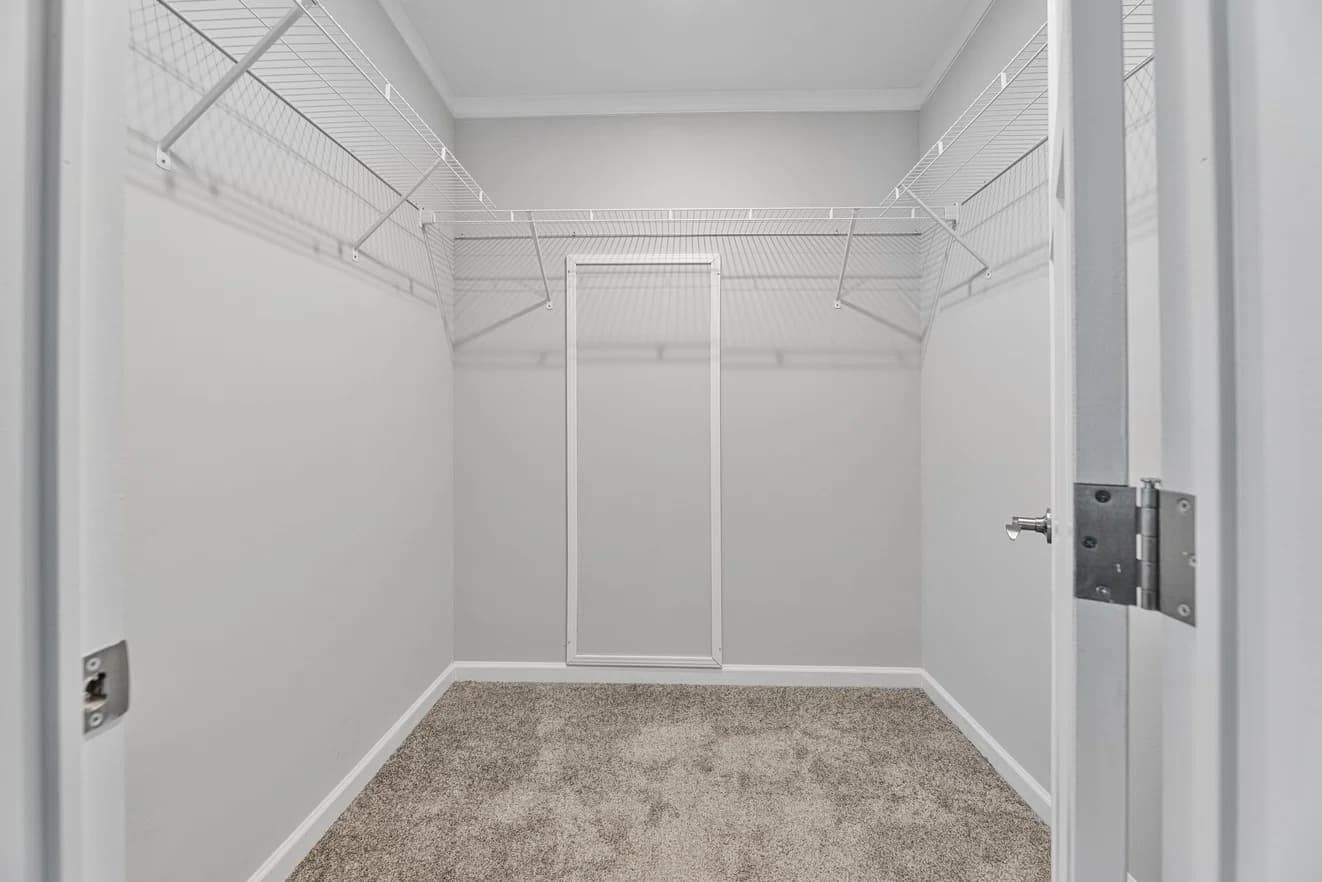 Ventura vi 30483c interior home features