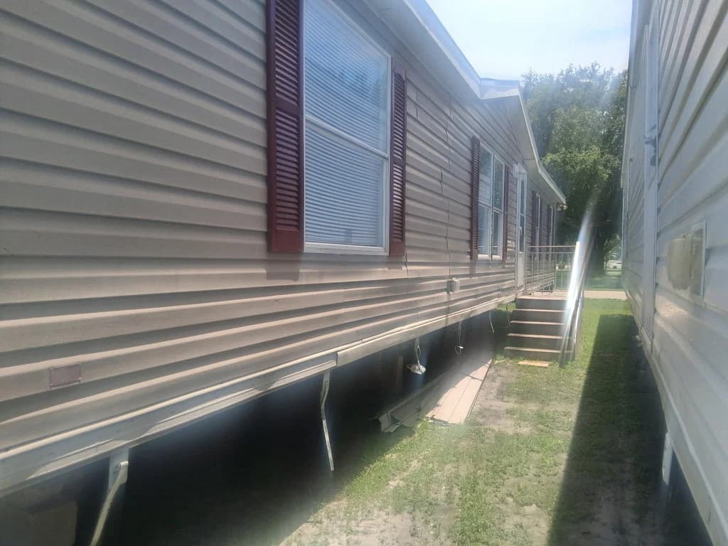 Pre-owned - 2015 nobility homes double wide (windzone 3) exterior home features