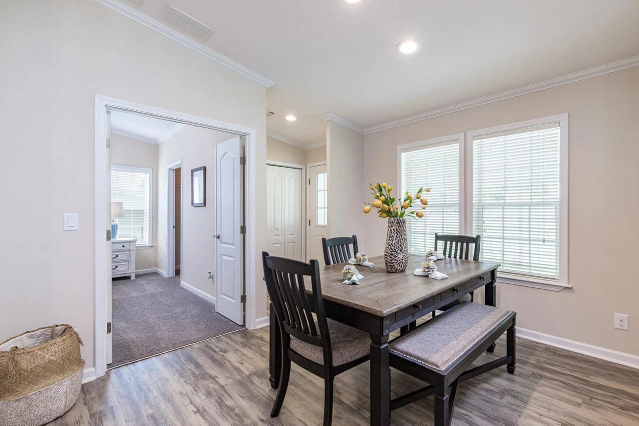 Silver springs 5006 interior home features