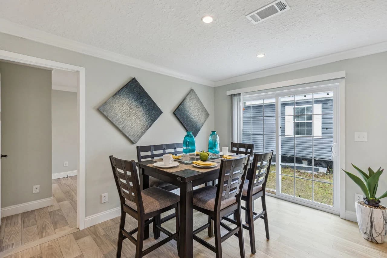 Waycross express 2852477 interior home features