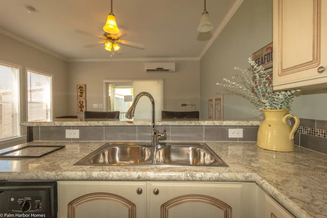 Waverly 15471a kitchen home features