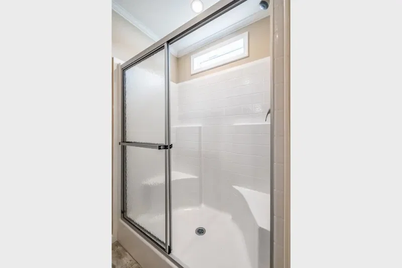 Ronton bathroom home features