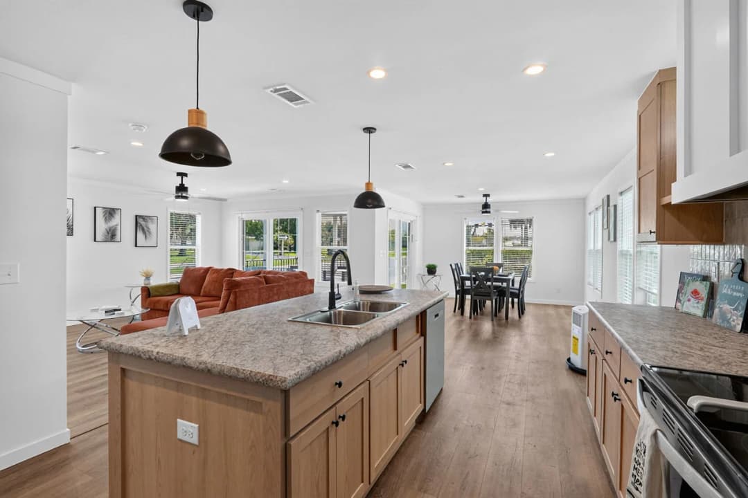 Key largo 2856h32a8g kitchen home features
