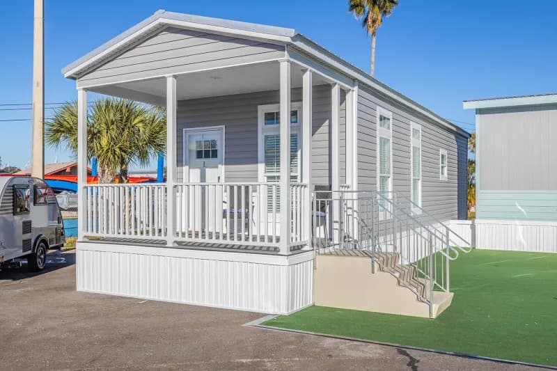 Legend 1437415 elevation and exterior home features