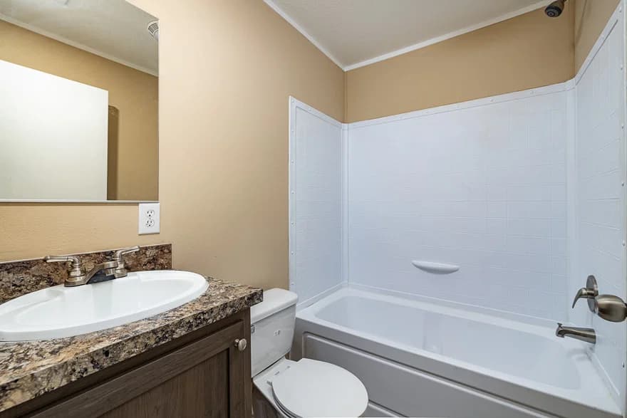 Miccosukee bathroom home features