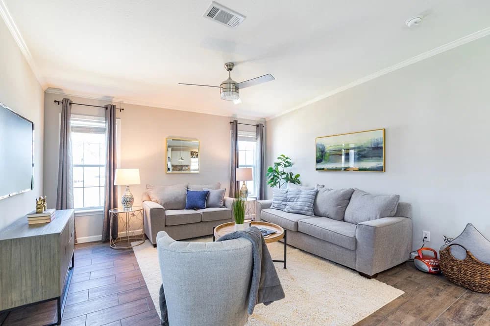 Mack interior home features