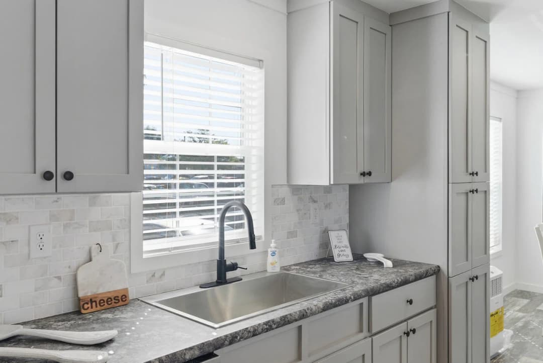 Key largo 2856h32a1c kitchen home features