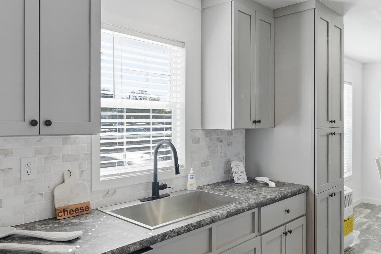 Key largo 2856h32a1c kitchen home features