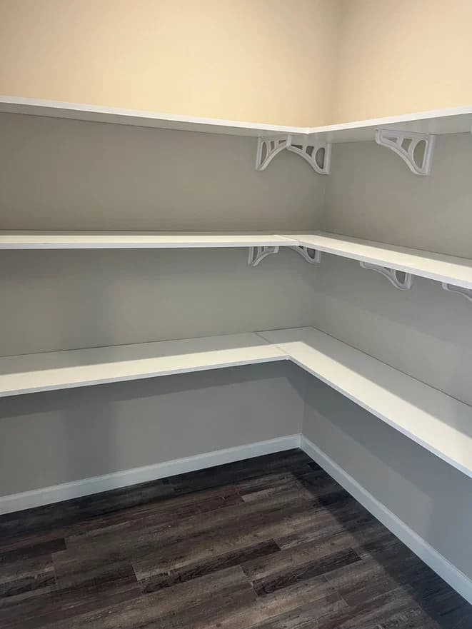 Mckenna 30603b interior home features