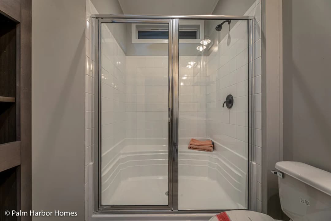Levy 28482a bathroom home features