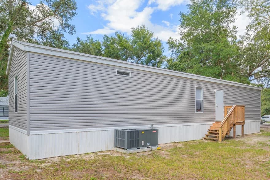 Bayport exterior home features