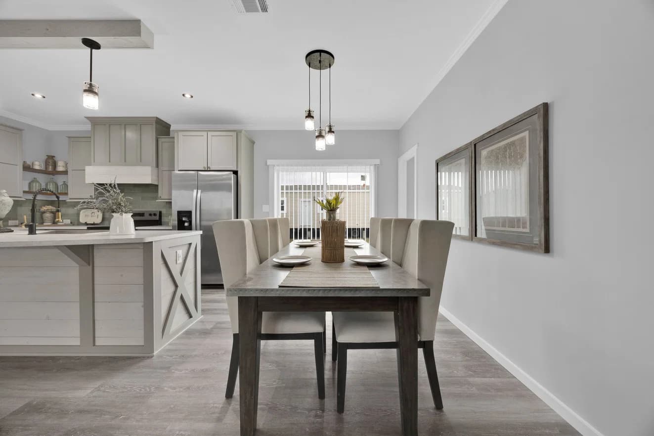 Quinn 30523a interior home features