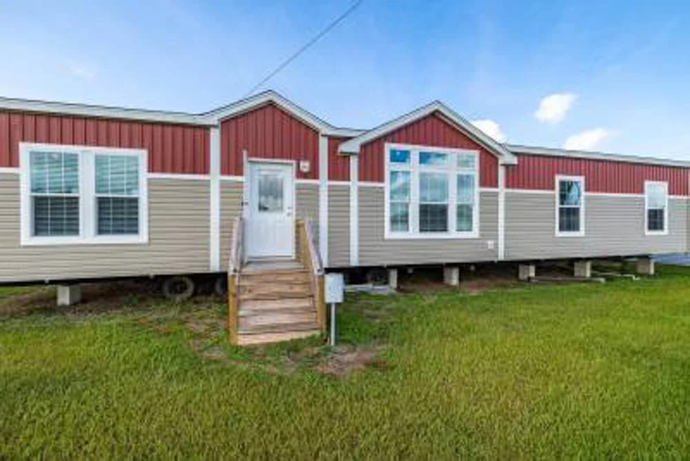 Ridgely elevation and exterior home features