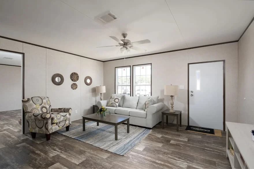 Plumosa interior home features
