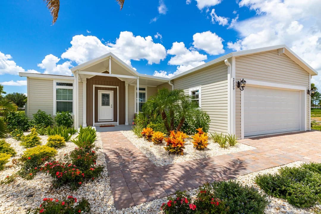Silver springs 5351 hero, elevation, and exterior home features