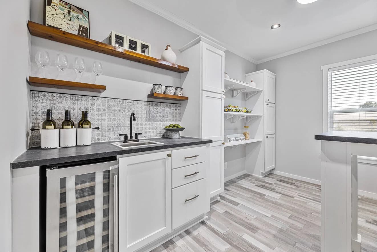 Paxton 28523a interior home features