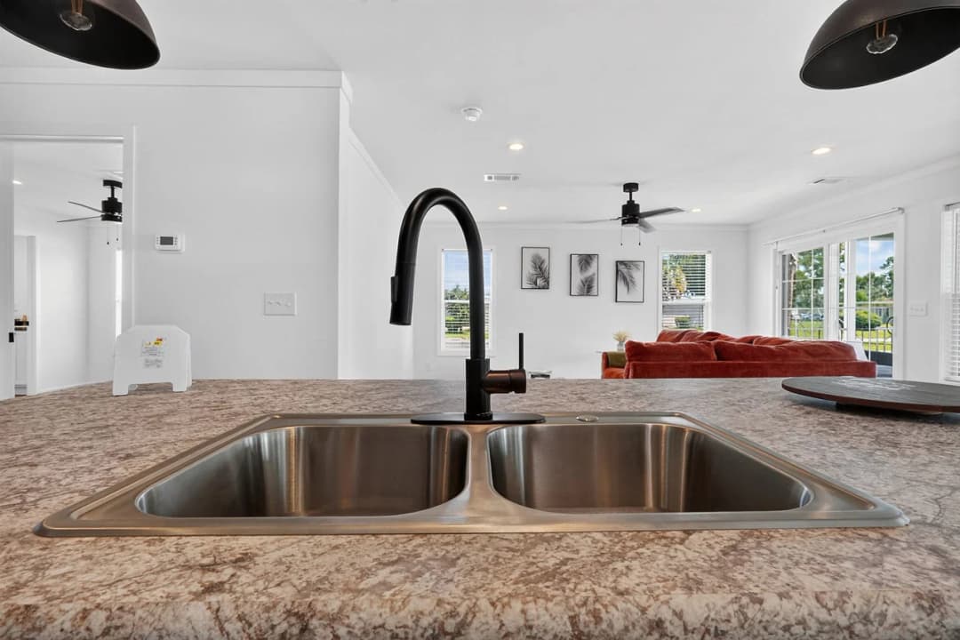 Key largo 2856h32a8g kitchen home features