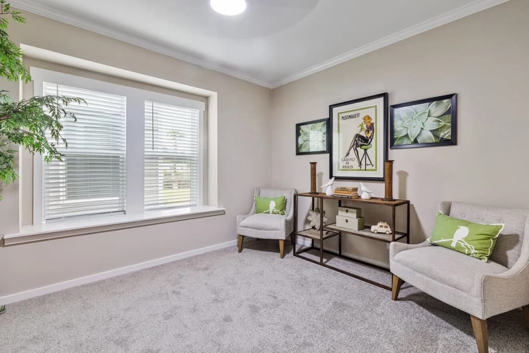 Pierce 28562a interior home features