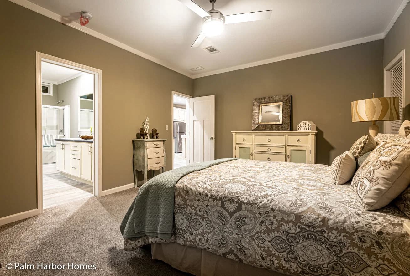 Summer breeze iv 28522d bedroom home features