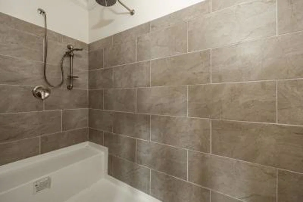 Ridgely bathroom home features