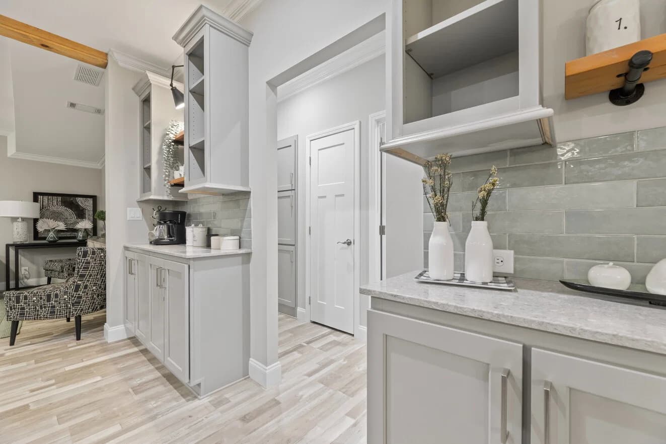 Isla ii 42484a interior home features