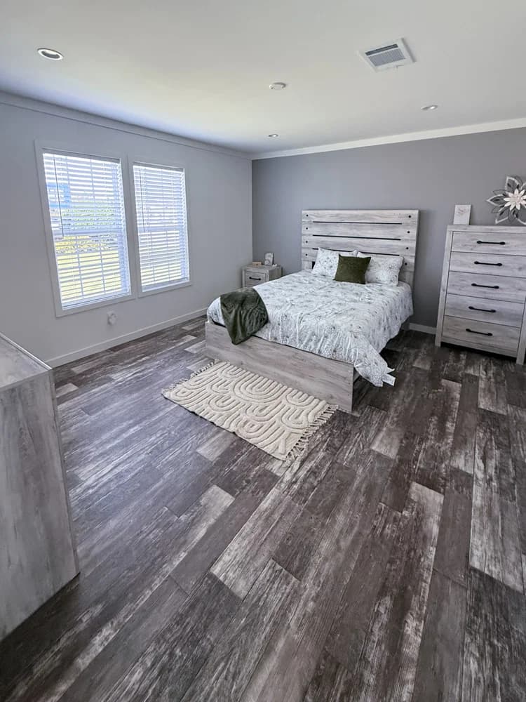 Gibbon bedroom home features